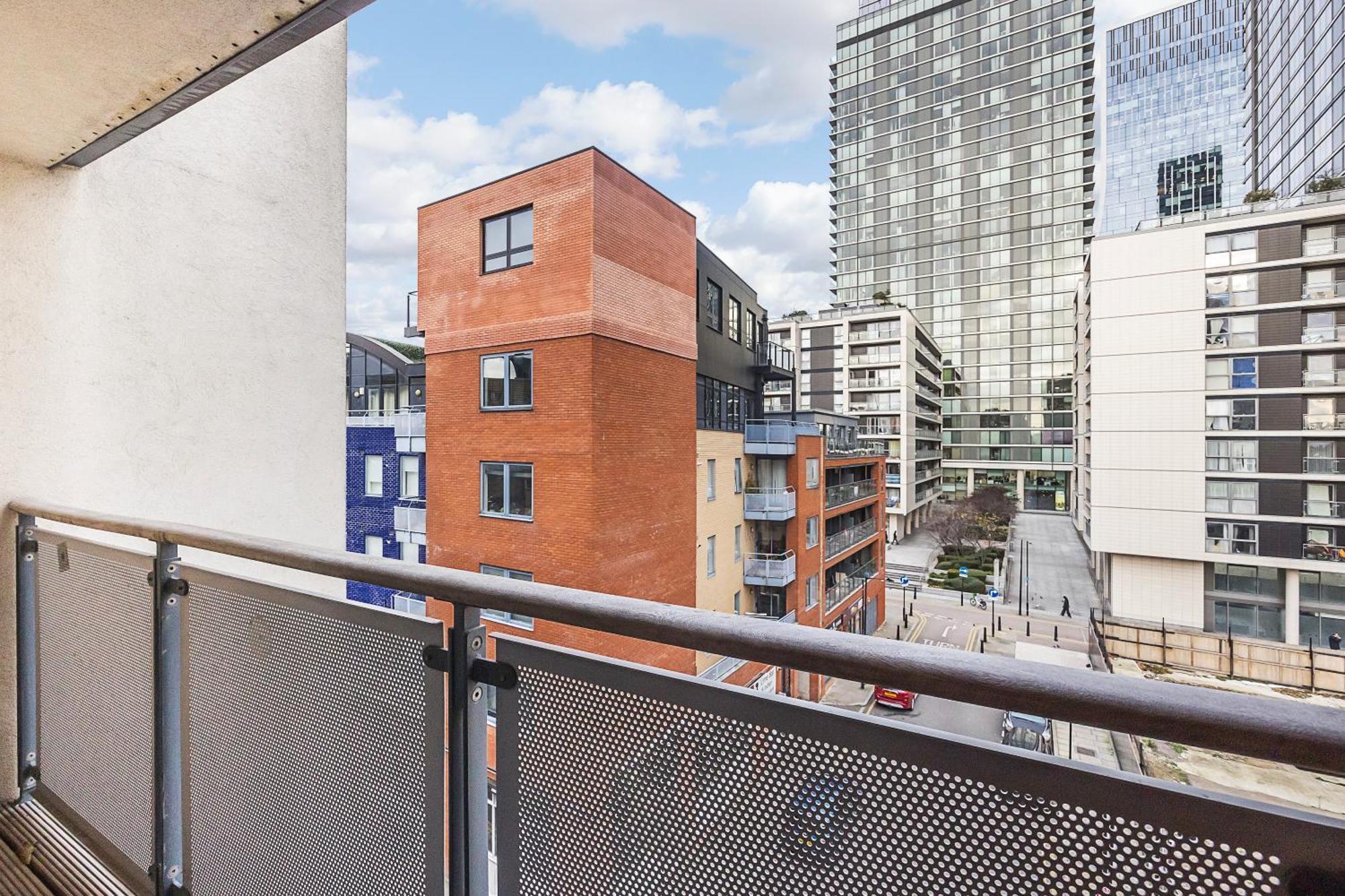 The Canary Hub London Luaran gambar